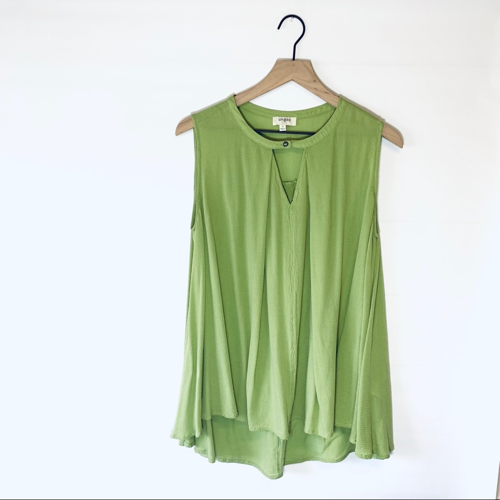 Umgee Sleeve less blouse green small